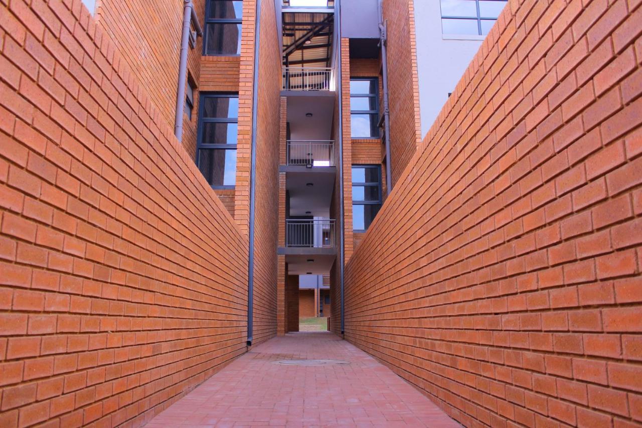 Airport Heights Apartment Boksburg Luaran gambar
