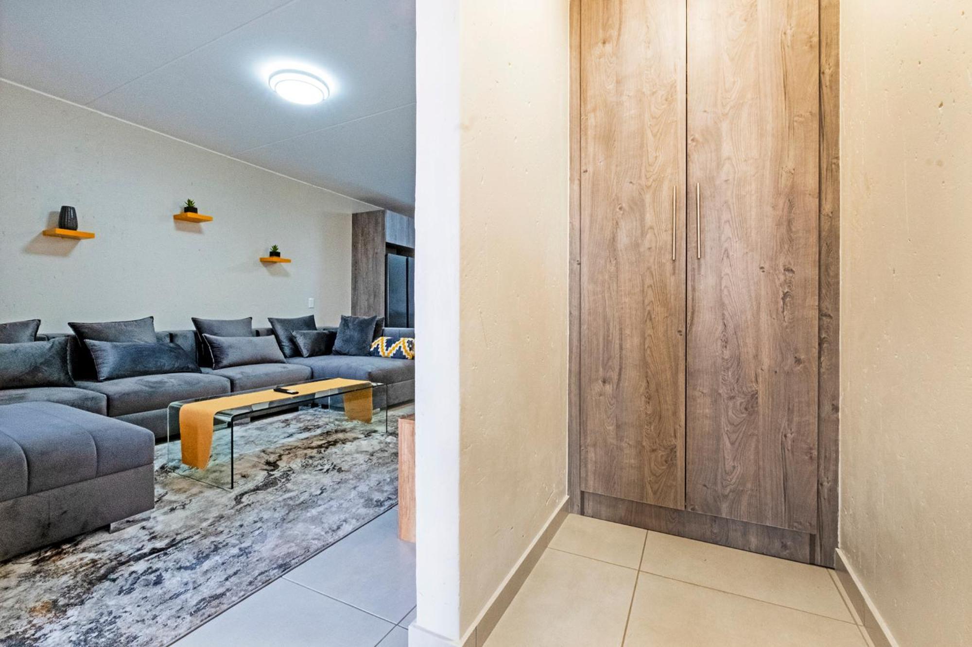 Airport Heights Apartment Boksburg Luaran gambar