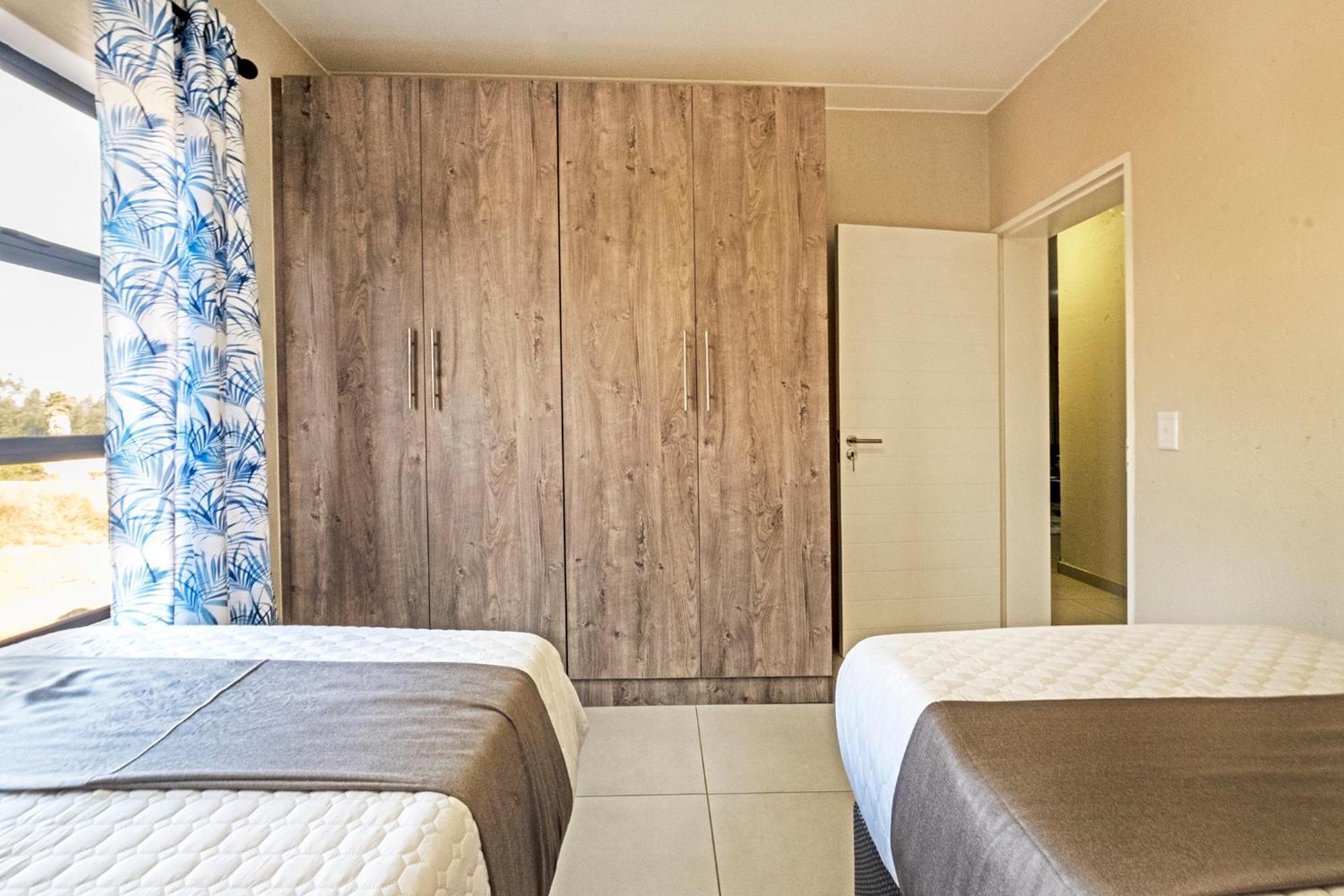 Airport Heights Apartment Boksburg Luaran gambar
